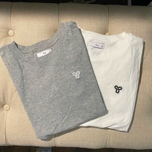 Set of 2 Women’s TNA T-Shirts